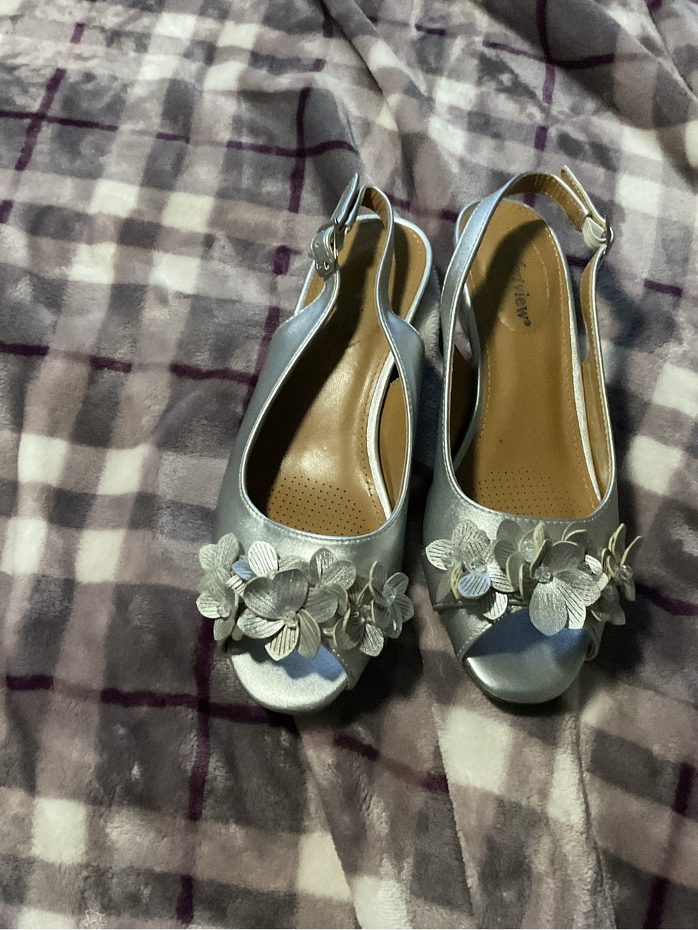 comfortview Silver Floral Slingback Heels